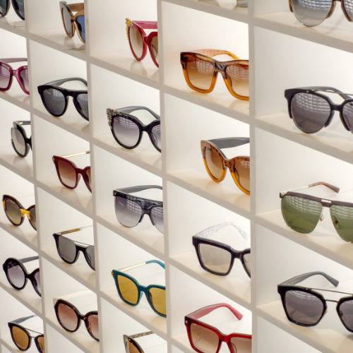 Negozio di occhiali da sole a Vico del Gargano